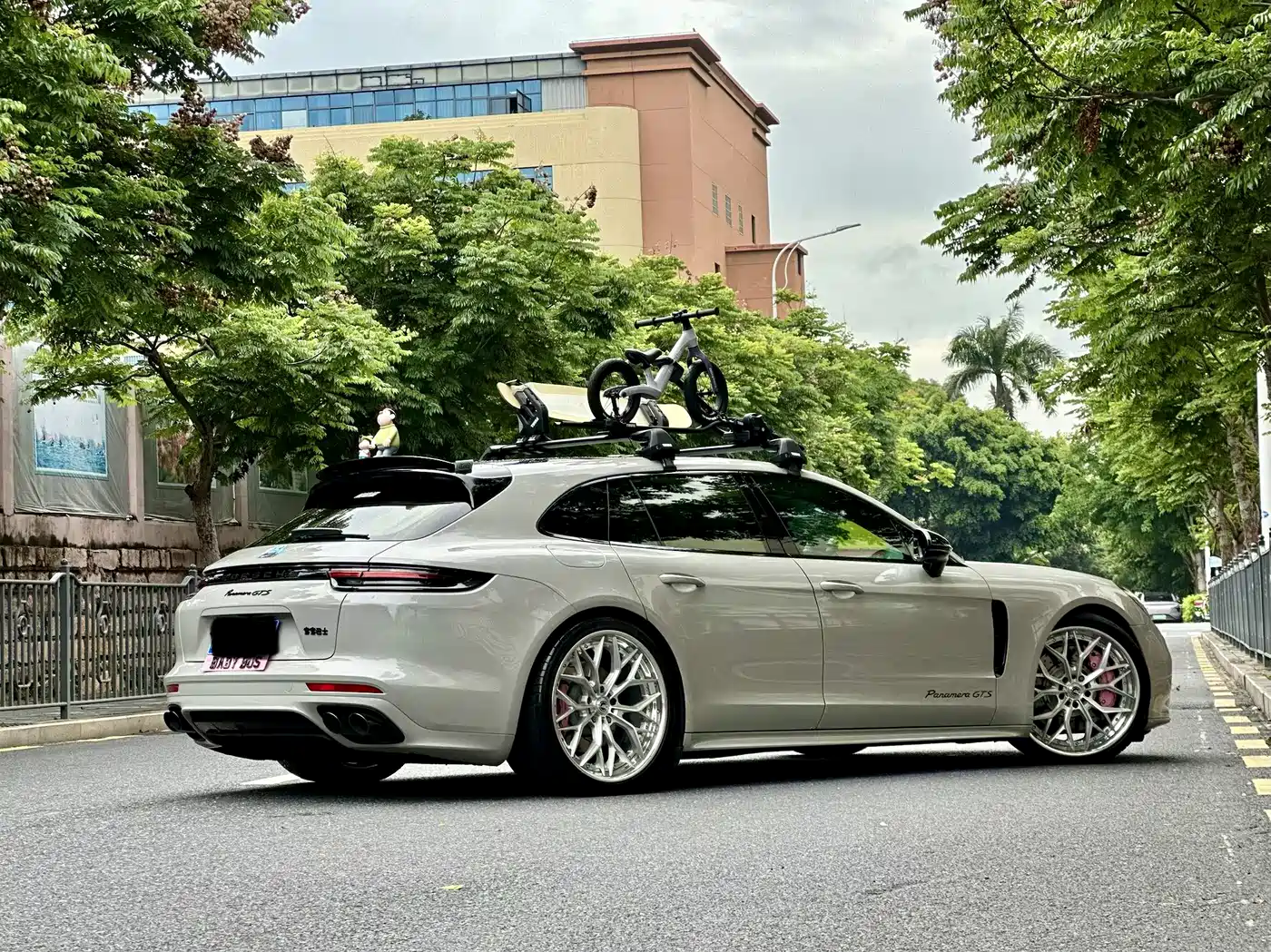 Porsche Panamera 2017 Panamera 4 Sport Turismo 3.0T фото 8