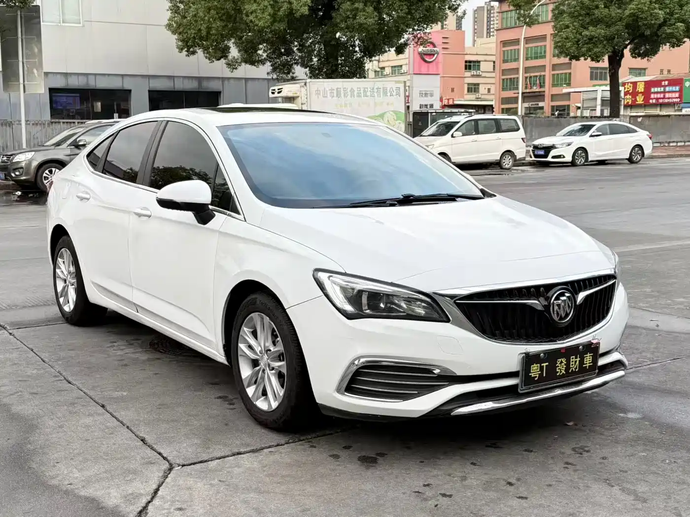 Buick Verano 2018 Sedan 20T Dual Clutch Leading фото 3