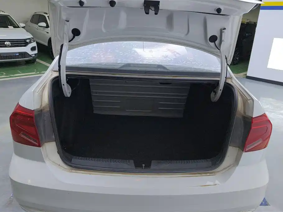 Volkswagen Jetta 2017 1.4L Manual Fashion фото 4