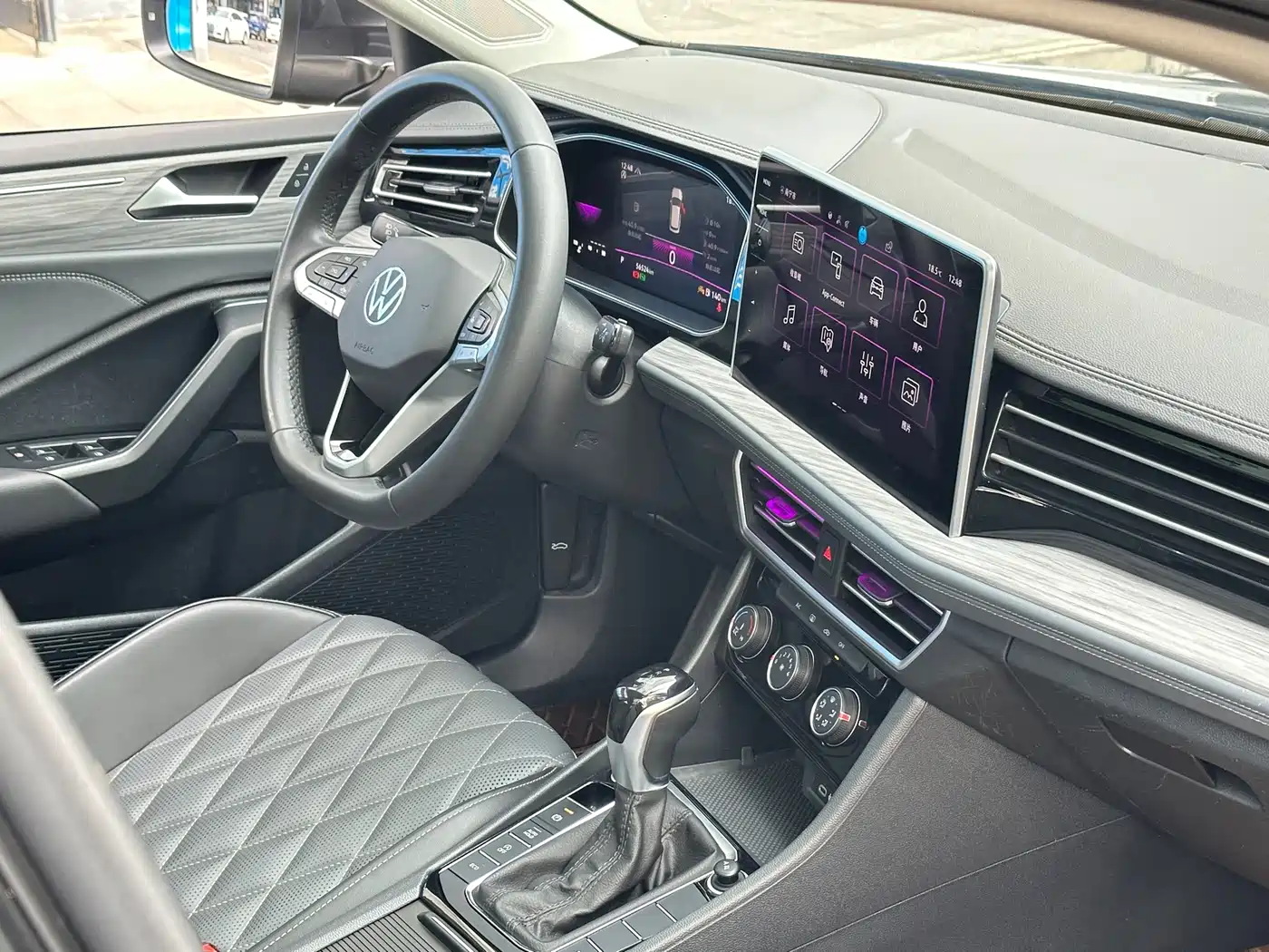 Volkswagen Sagitar 2023 300TSI DSG Surpassing Edition фото 8