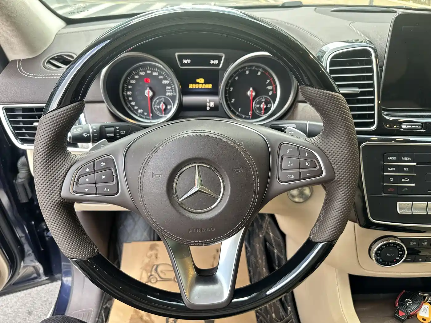 Mercedes-Benz GLS 2017 GLS 400 4MATIC Luxury фото 8