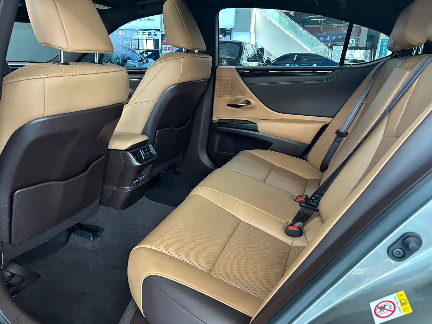 Lexus ES 2018 200 Luxury Edition China V фото 7