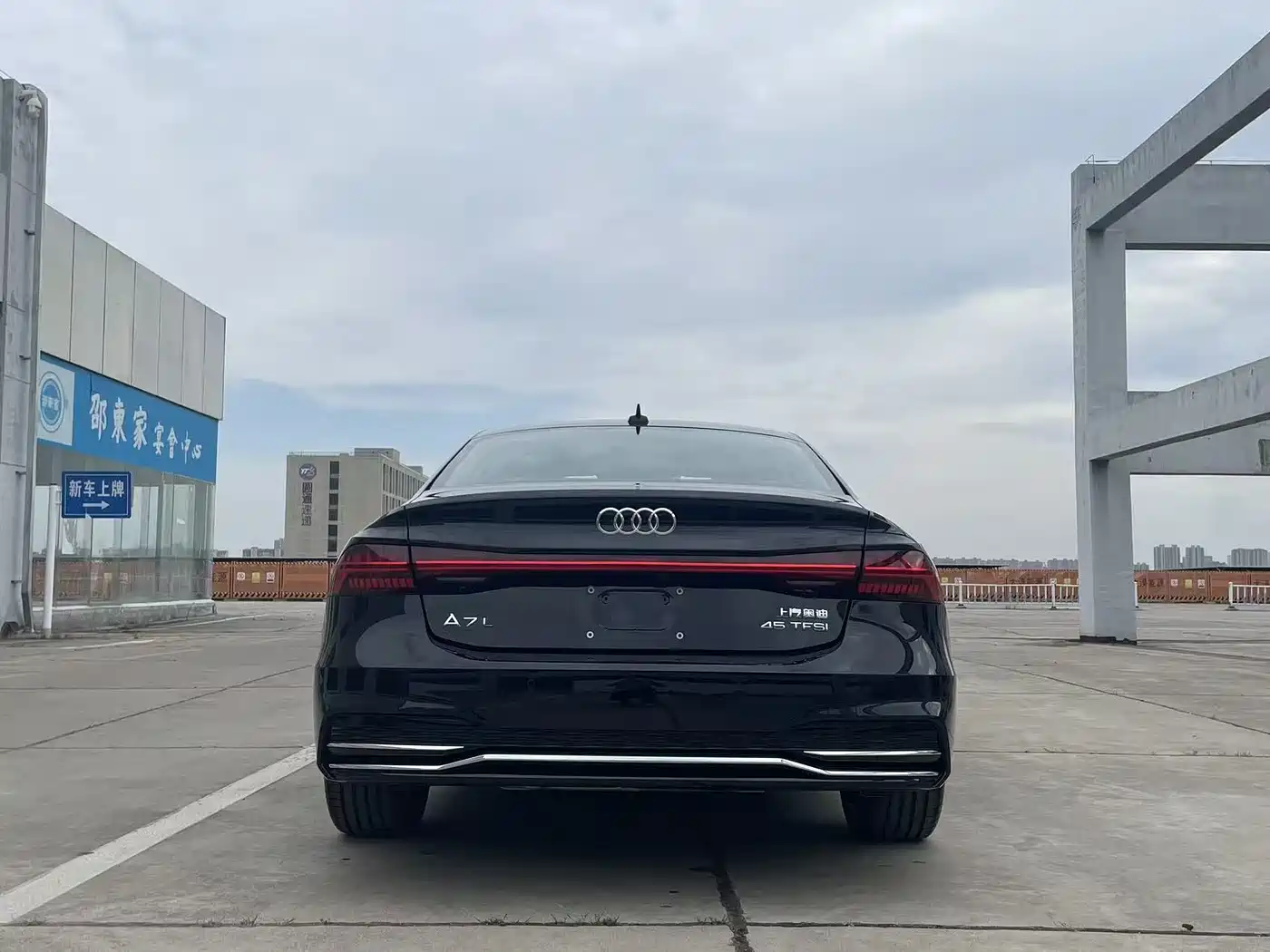 Audi A7L 2025 Model Year 45 TFSI Luxury фото 5