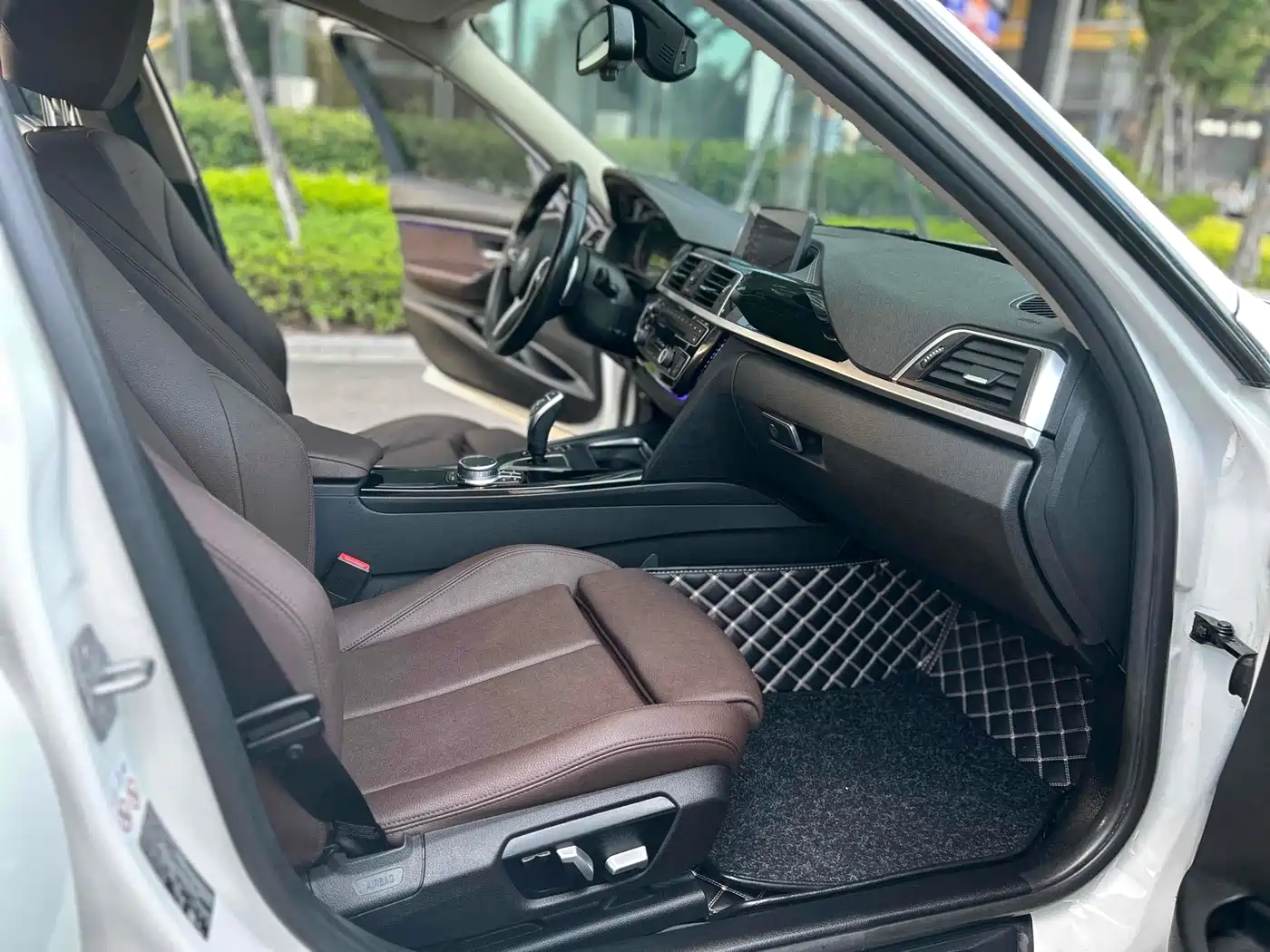 BMW 3 Series 2019 320Li M Sport Package фото 4