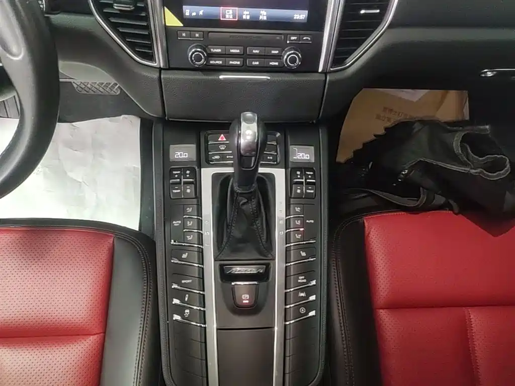 Porsche Macan 2017 Macan 2.0T фото 14