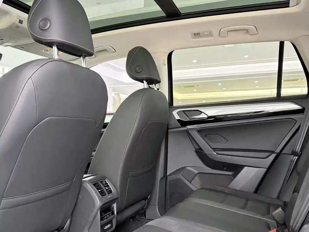 Volkswagen Tayron 2020 280TSI 2WD Luxury Smart Edition фото 9