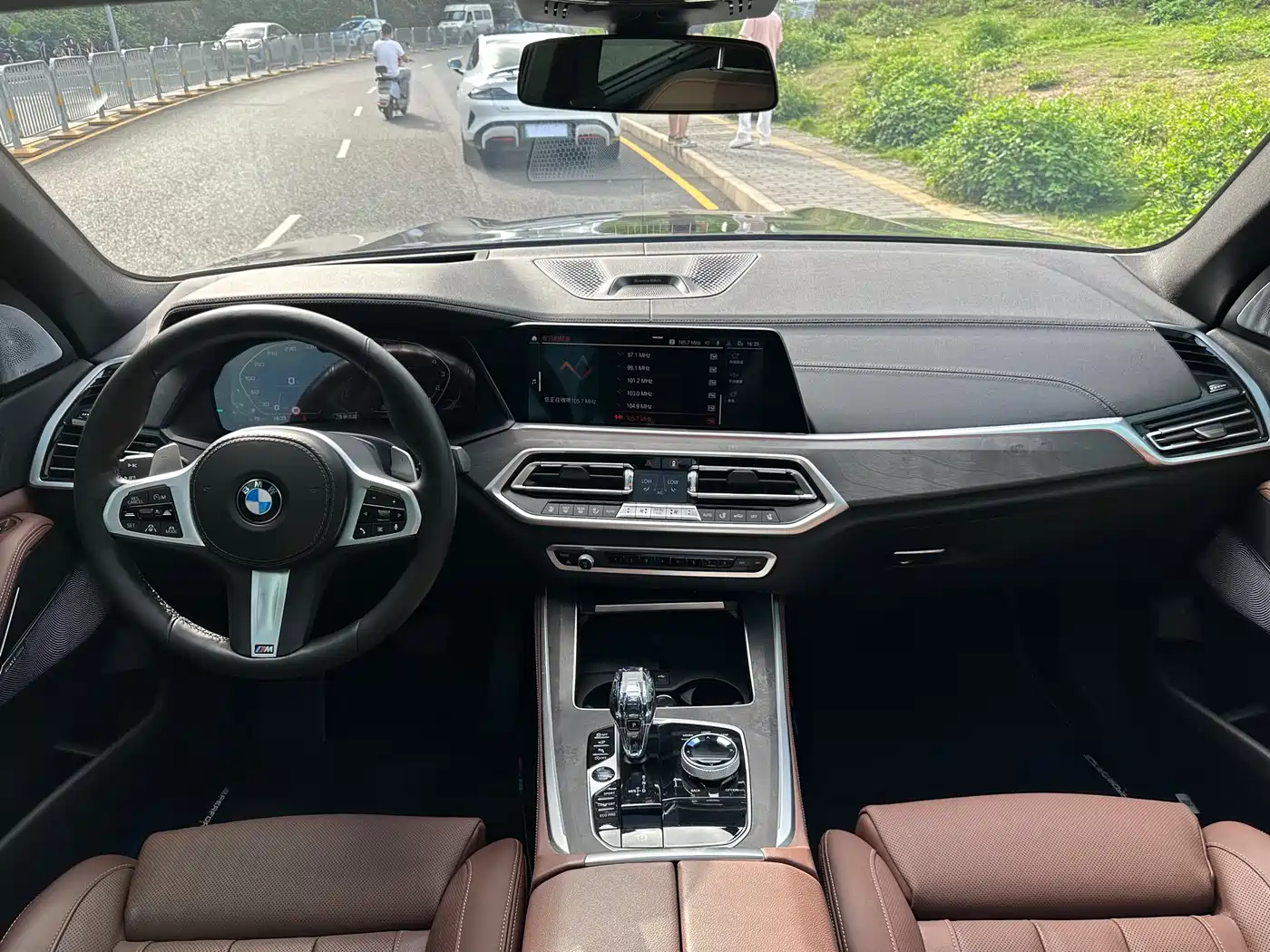 BMW X5 (Import) 2022 xDrive40i Premium M Sport Package фото 7