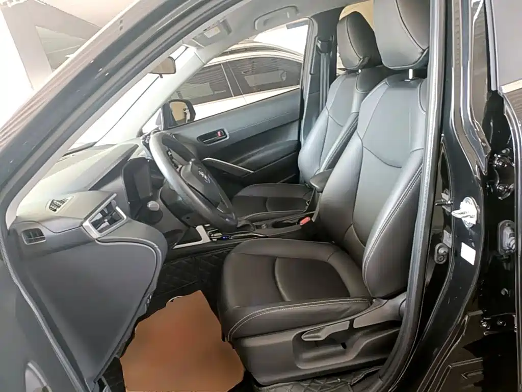Toyota Corolla Cross 2025 2024 Model 2.0L Pioneer Edition