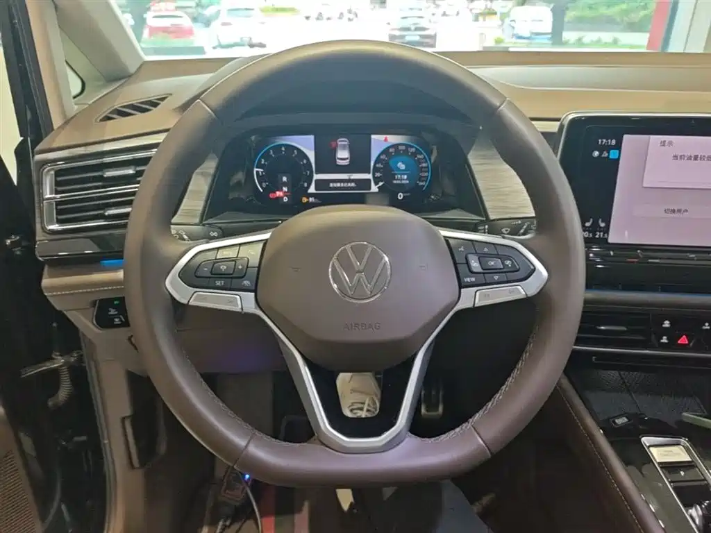 Volkswagen Viloran 2024 380TSI Executive Edition фото 11