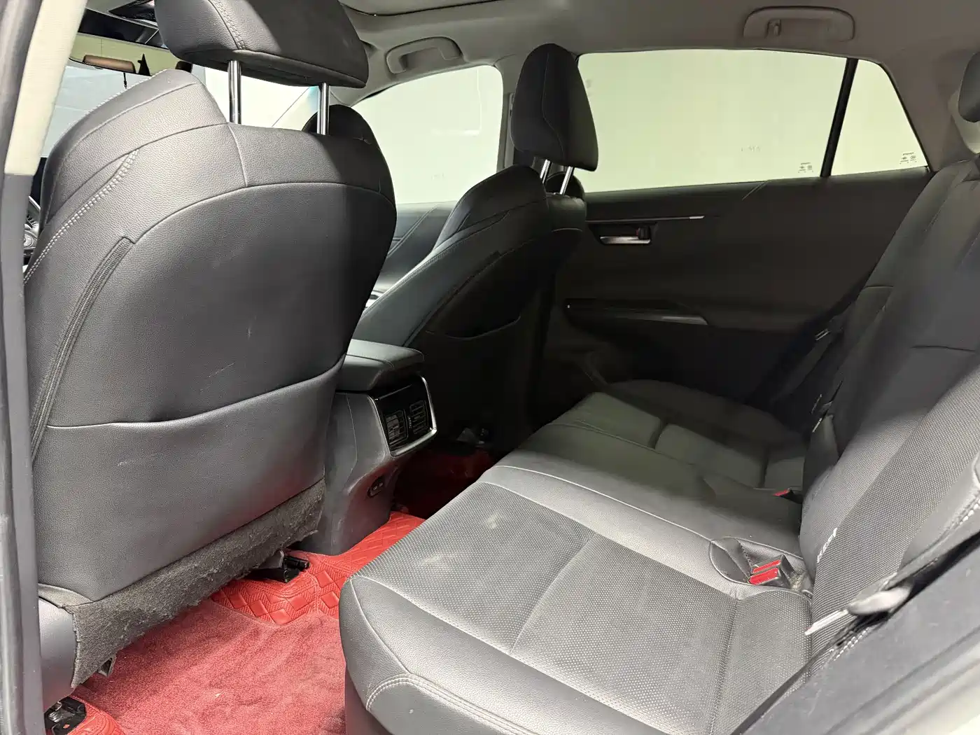 Toyota Venza 2022 Dual Engine 2.5L CVT 2WD Premium фото 6