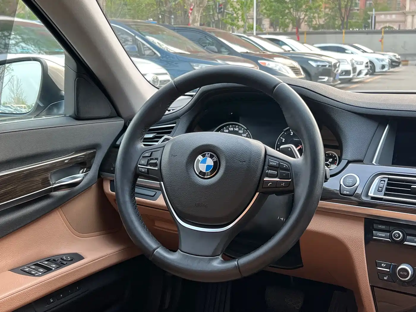 BMW 7 Series 2013 Model 740Li Leading фото 10