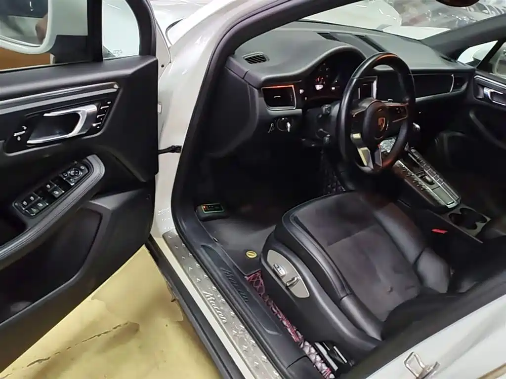 Porsche Macan 2017 Macan 2.0T фото 16