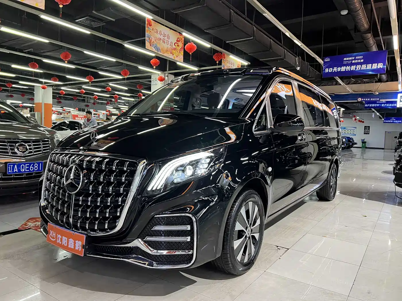 Mercedes-Benz Vito 2023 2.0T Elite 7-Seater фото 3