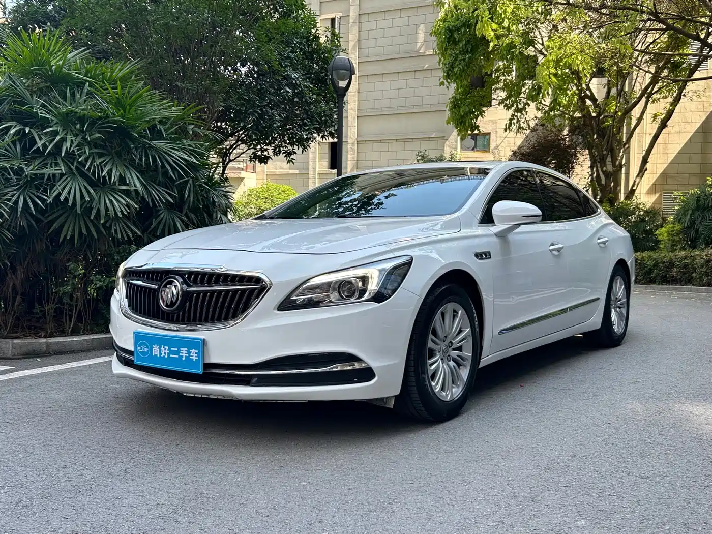 Buick LaCrosse 2016 Facelift 20T Leading