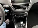 Photo 17 - Peugeot 2008