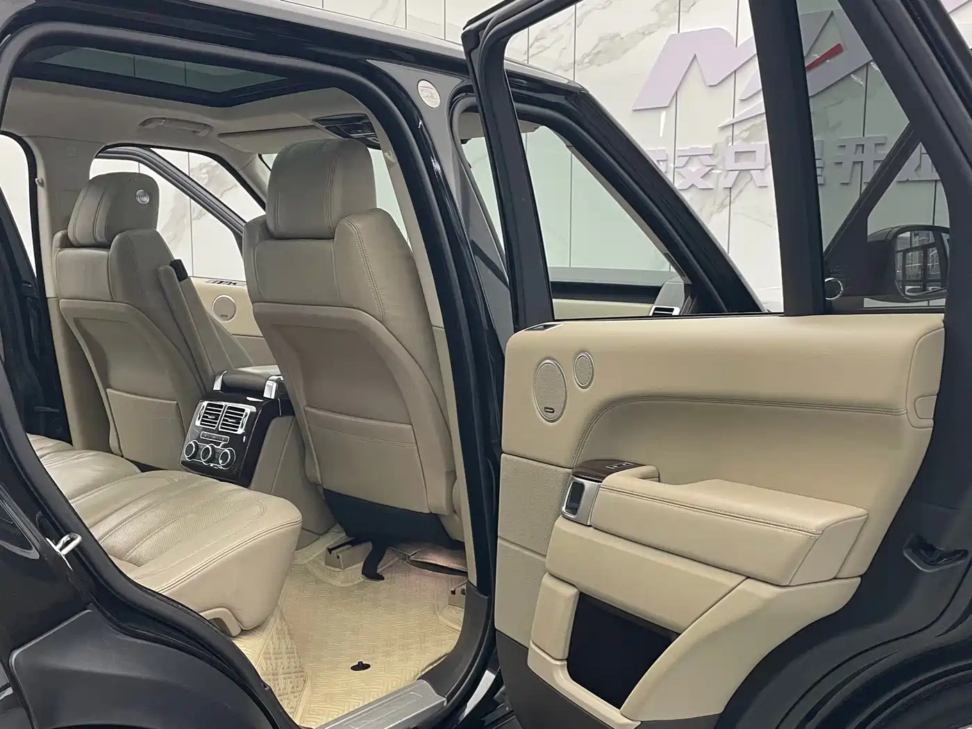 Land Rover Range Rover 2014 3.0 TDV6 Vogue SE фото 14