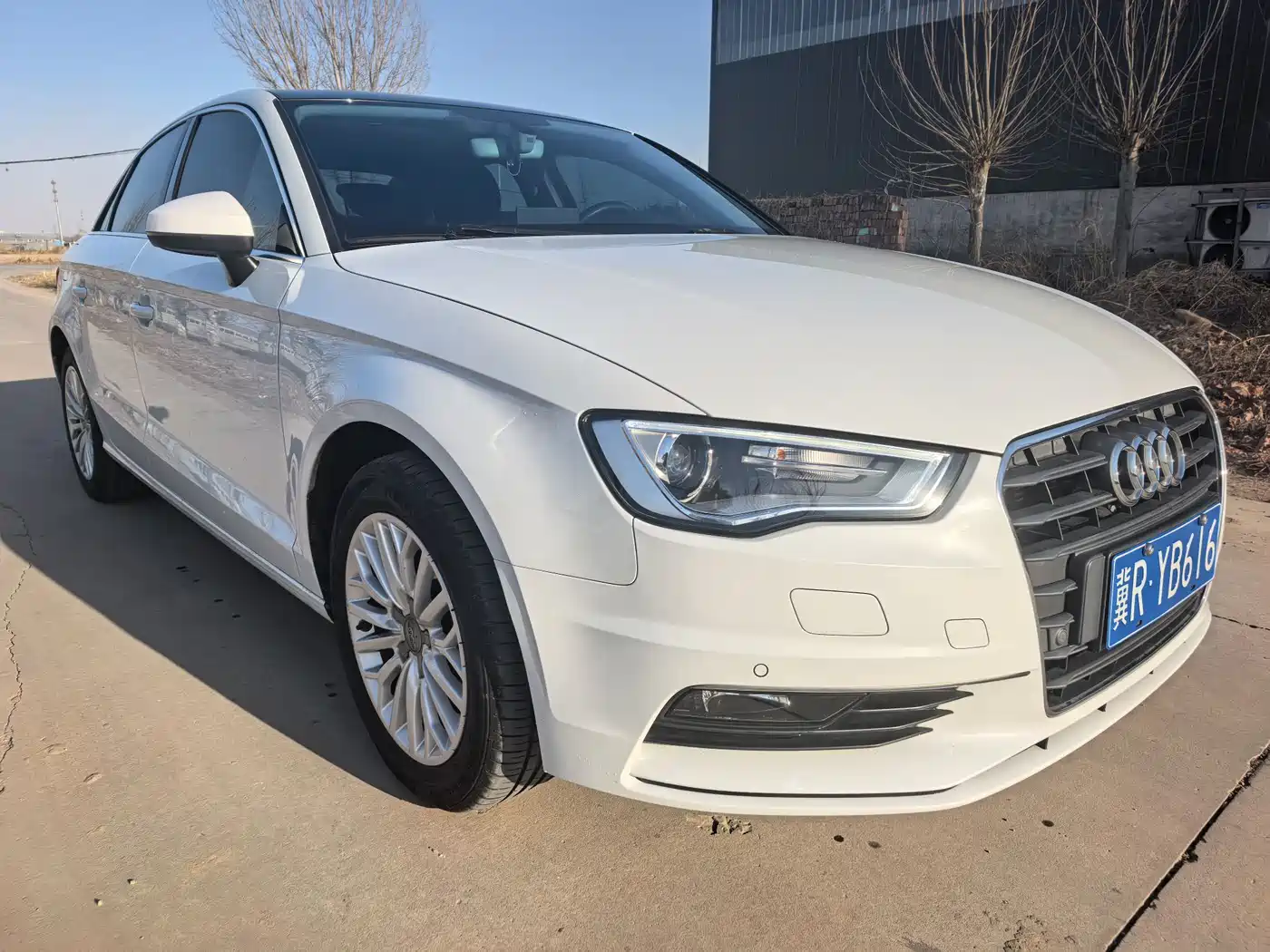 Audi A3 2016 Limousine 35 TFSI Leadership фото 3