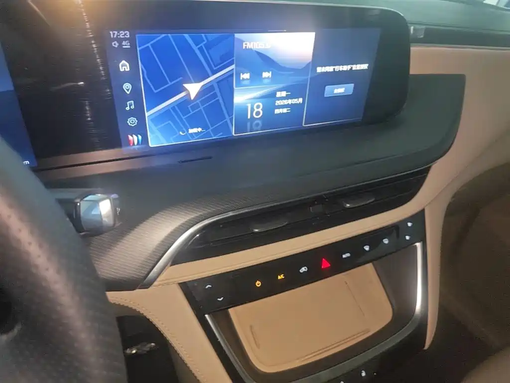 Buick GL8 New Energy 2025 Land Honor Premium Edition 7-Seater фото 13
