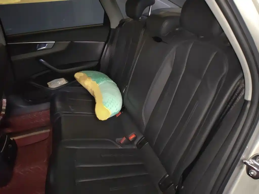 Photo 15 - Audi A4L