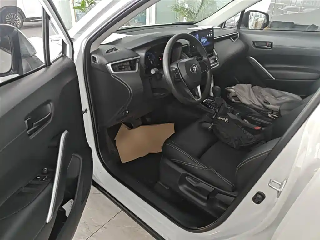 Toyota Frontlander 2023 2.0L CVT Elite Edition фото 16