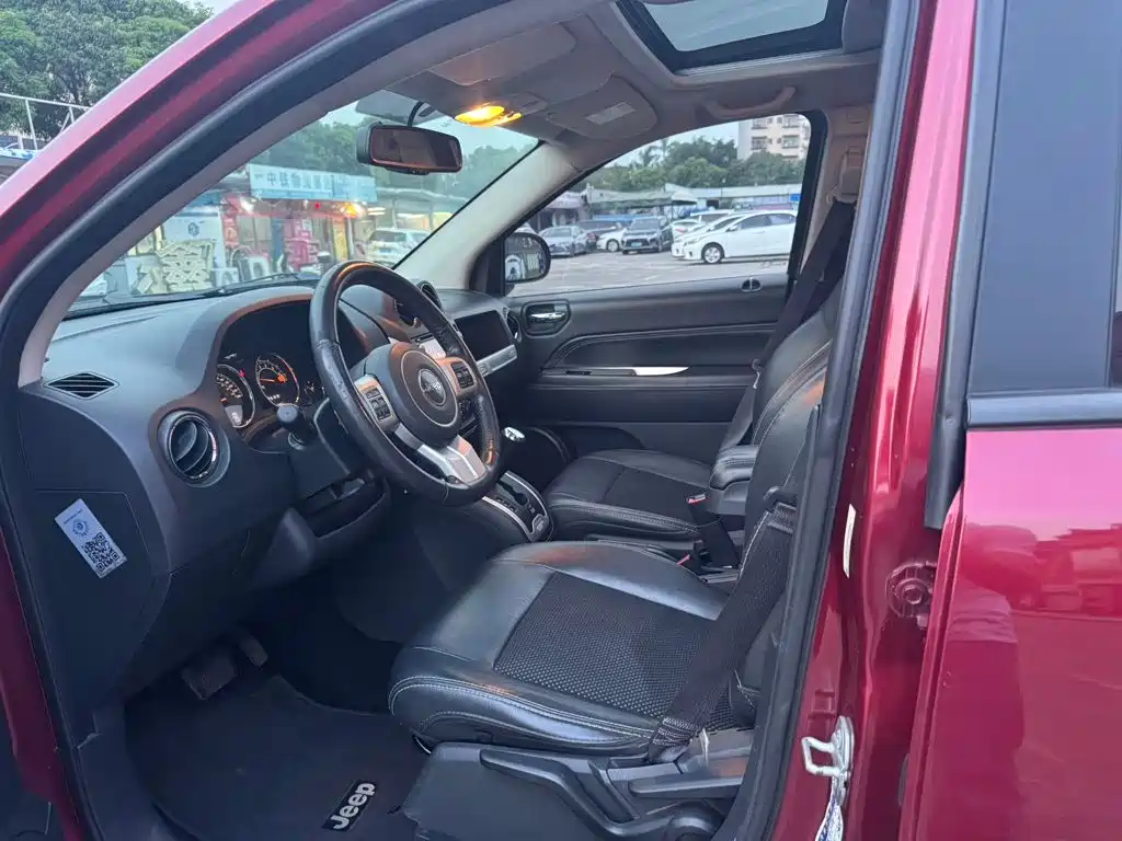 Jeep Compass (Import) 2015 2014 Facelift 2.4L 4WD Comfort Edition