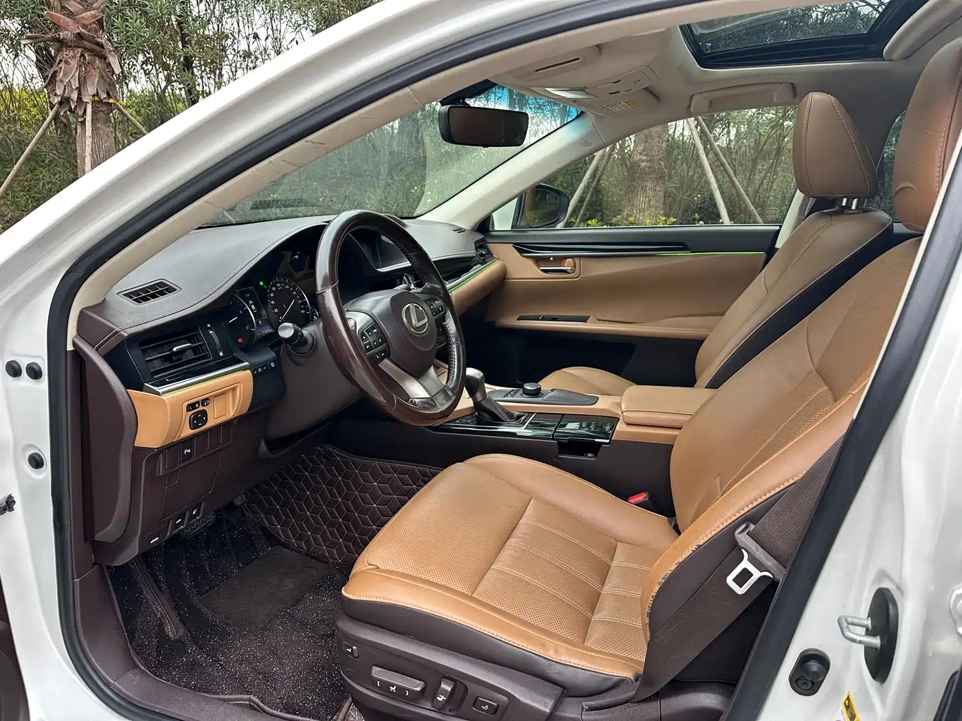Lexus ES 2015 200 Elite Edition фото 8