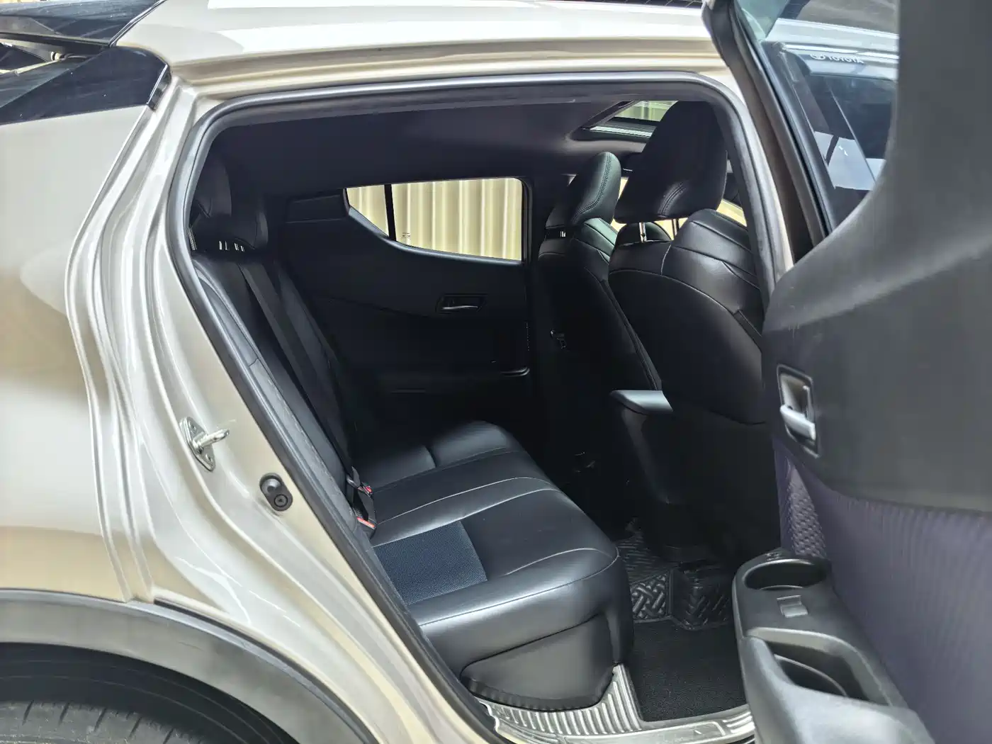 Toyota C-HR 2020 Model 2.0L Comfort фото 9