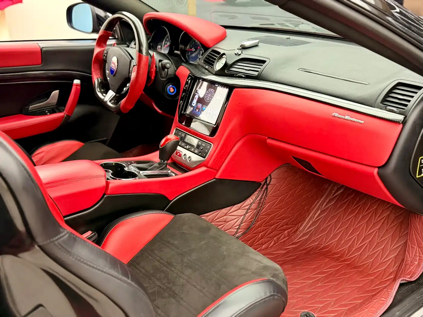 Maserati GranTurismo фото 11