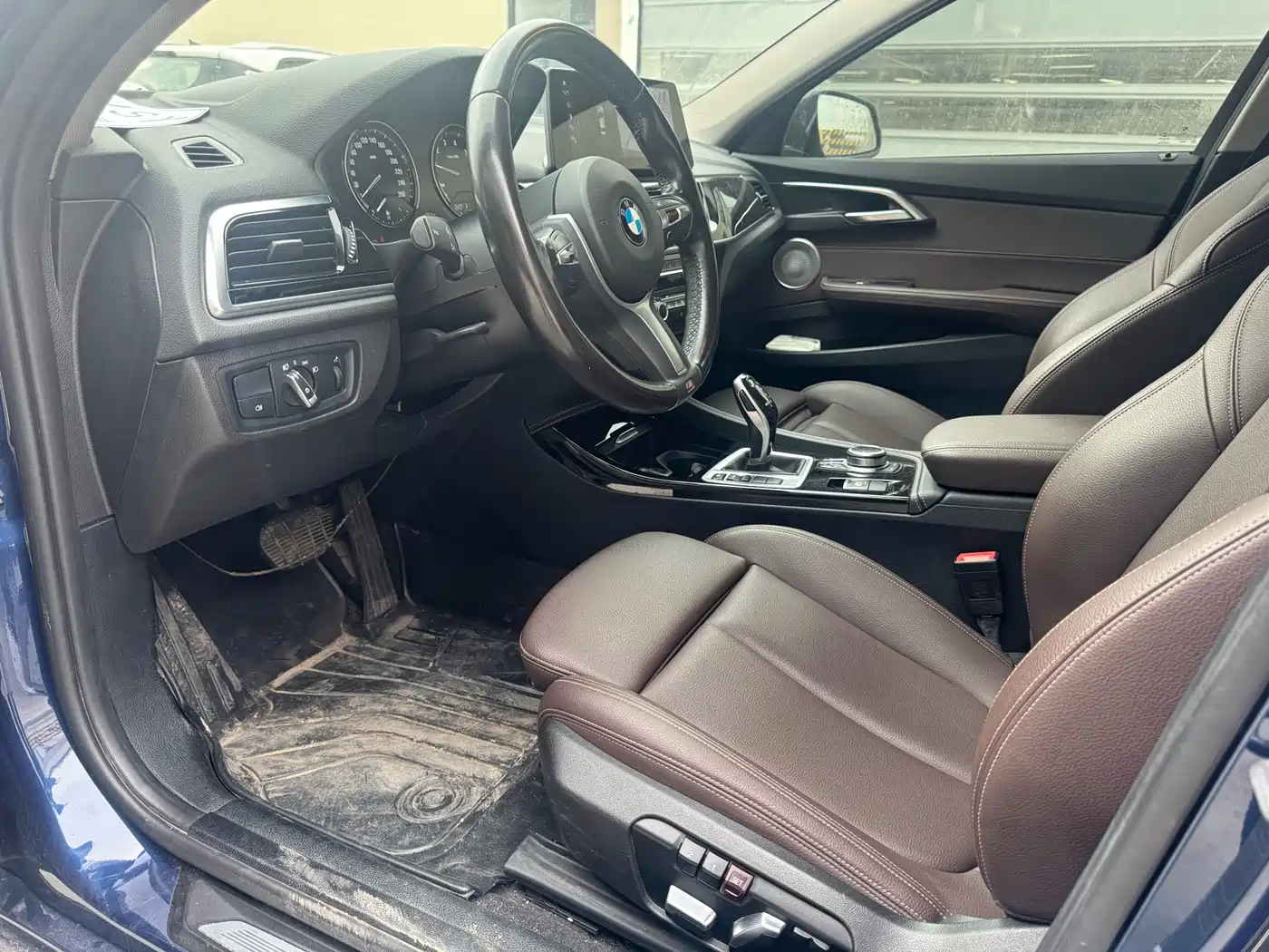 BMW 1 Series 2021 120i M Sport Shadow Edition фото 3