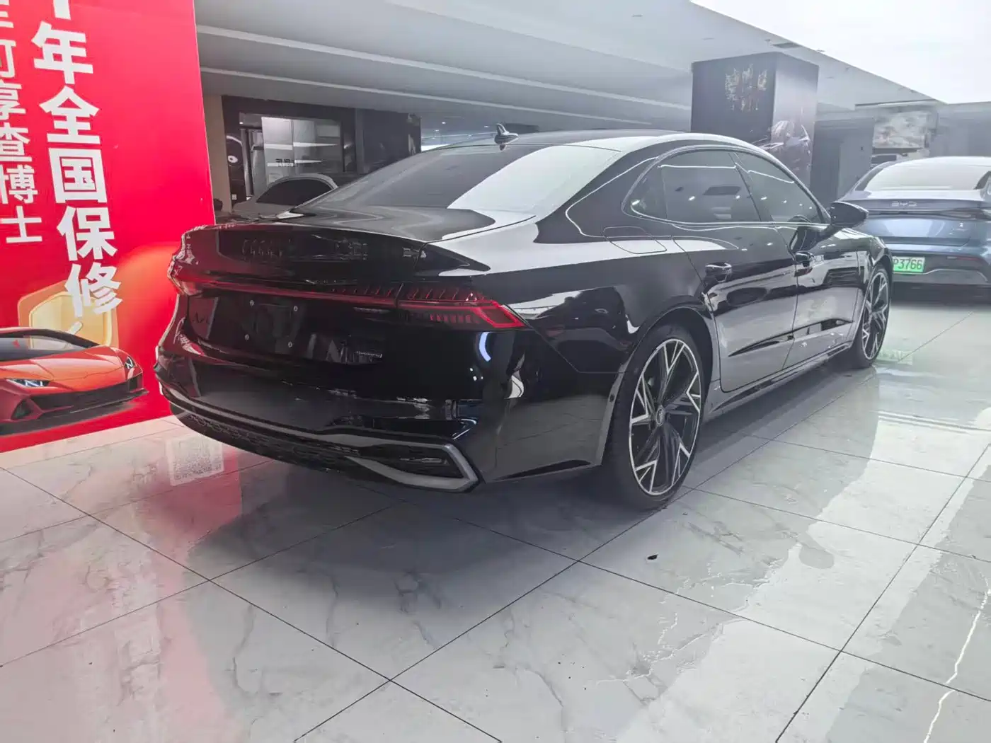 Audi A7L 2024 45 TFSI quattro S-line Black Warrior Edition фото 7