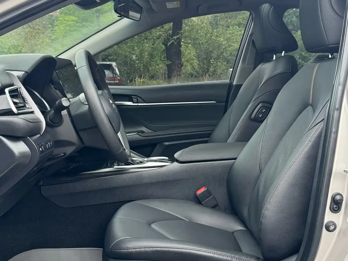 Toyota Camry 2023 2.0G Luxury Edition фото 4