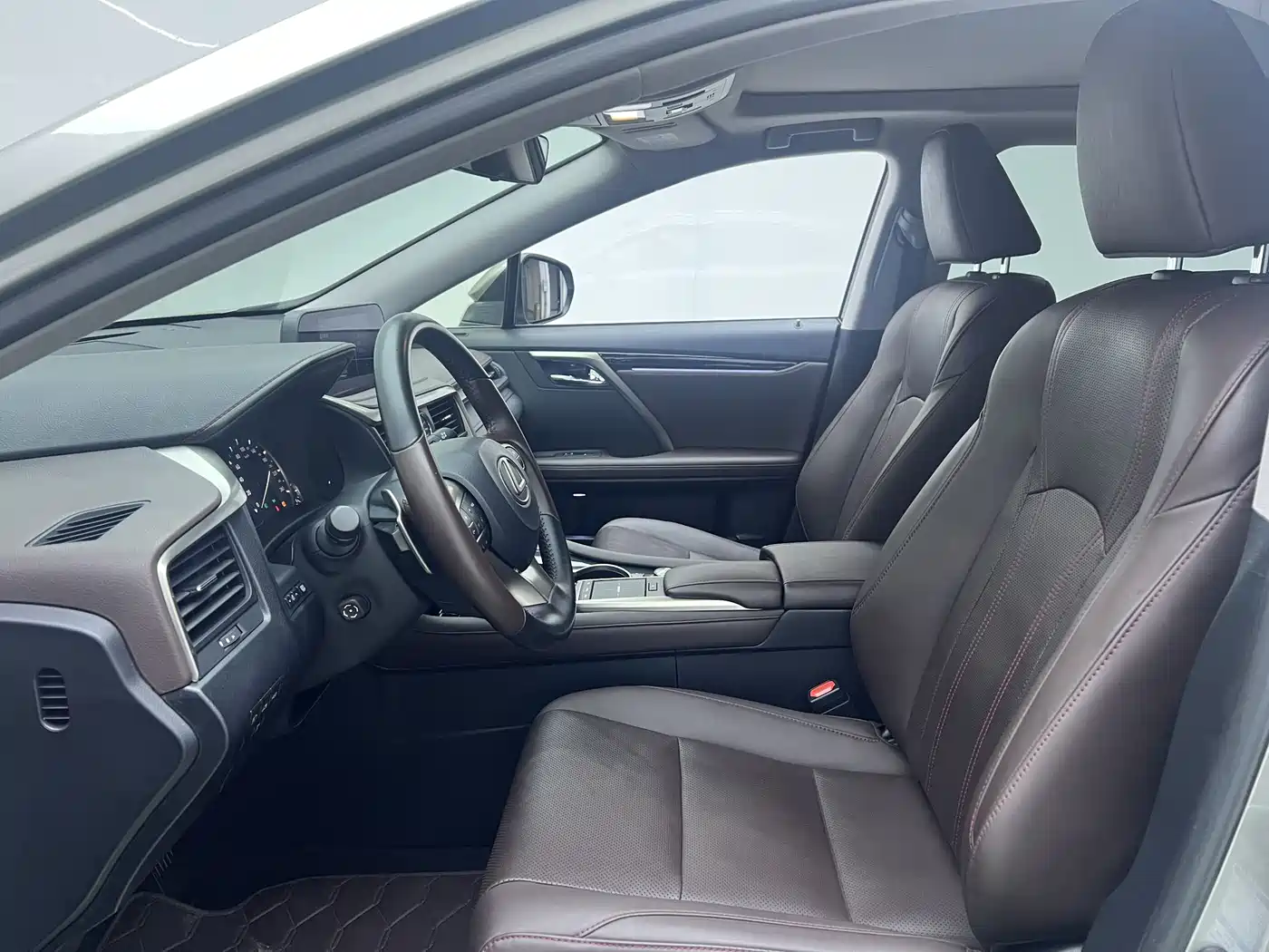 Lexus RX 2021 300 AWD Special Edition фото 24