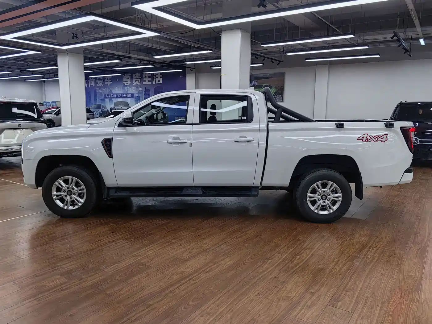 Sinotruk Bosheng 2025 2024 Commercial 2.0T Automatic Diesel 4WD Long Wheelbase Luxury Edition