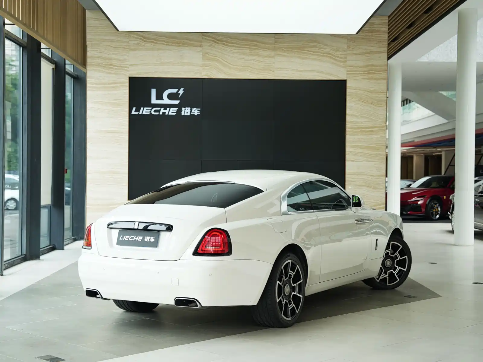 Фото 6 - Rolls-Royce Wraith