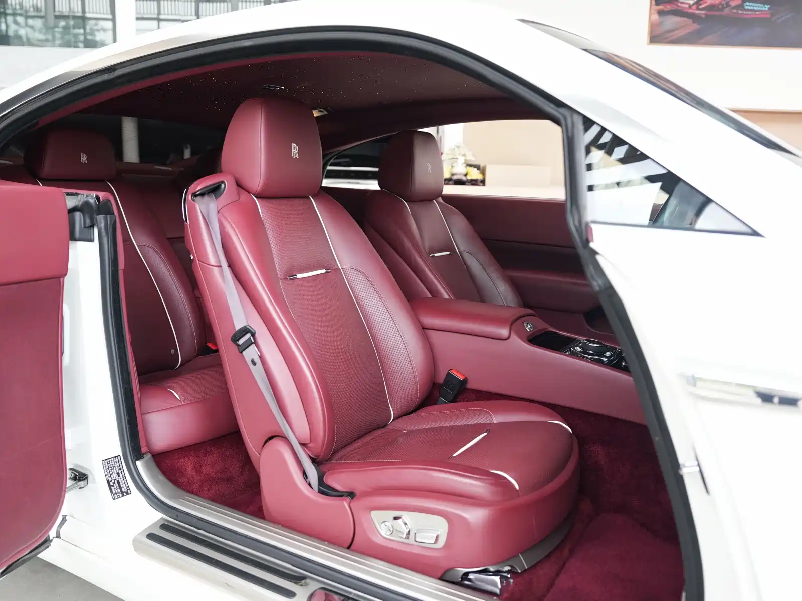 Фото 12 - Rolls-Royce Wraith