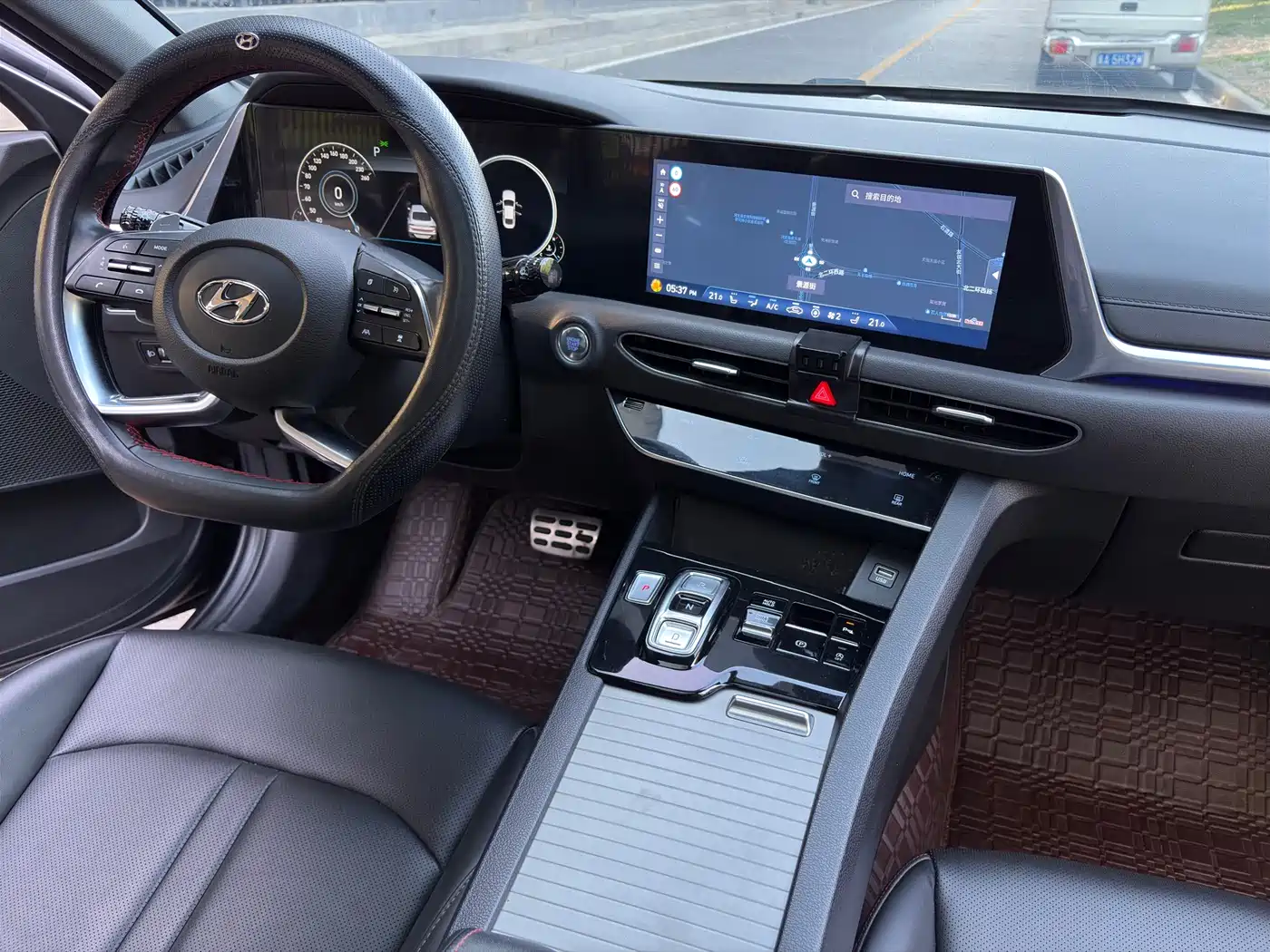 Hyundai Sonata 2022 270TGDi DCT 20th Anniversary Edition фото 10