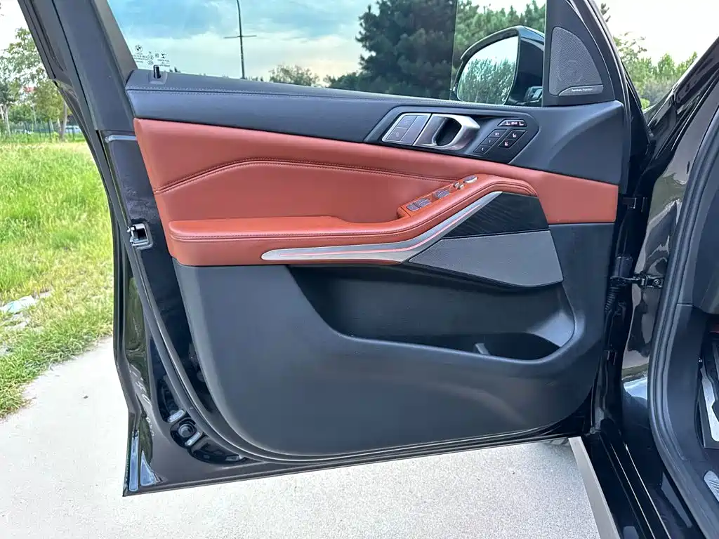 Photo 13 - BMW X7