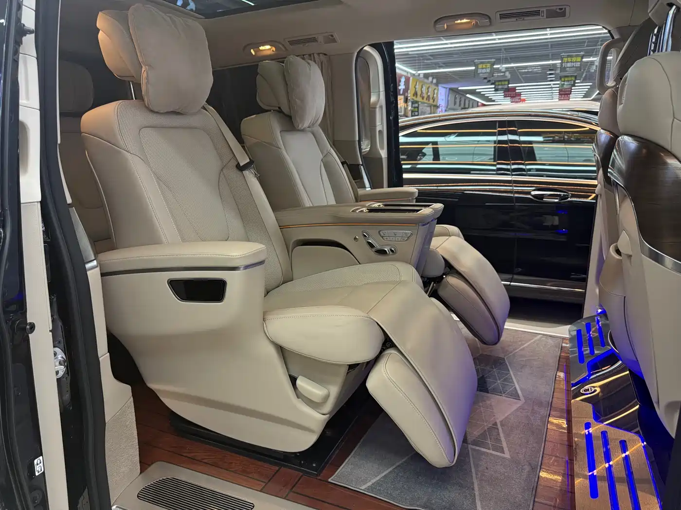MERCEDES-BENZ V-CLASS