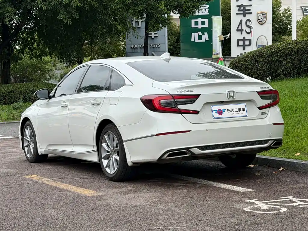 Photo 4 - Honda Accord
