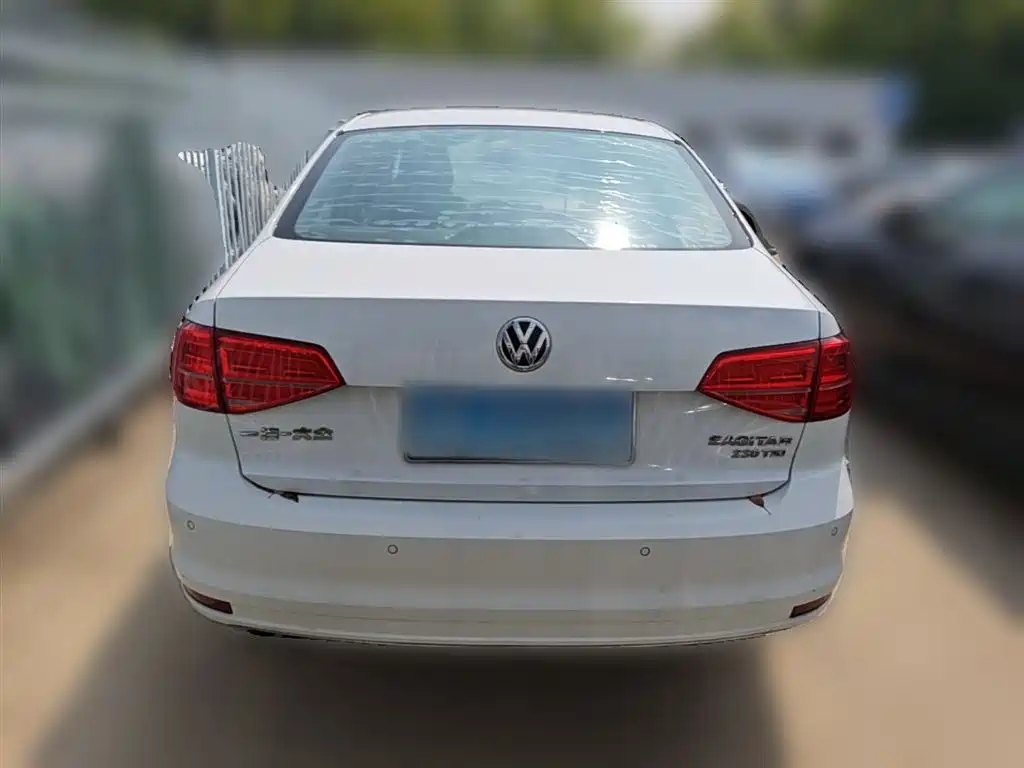 Volkswagen Sagitar 2015 230TSI Automatic Comfort фото 10