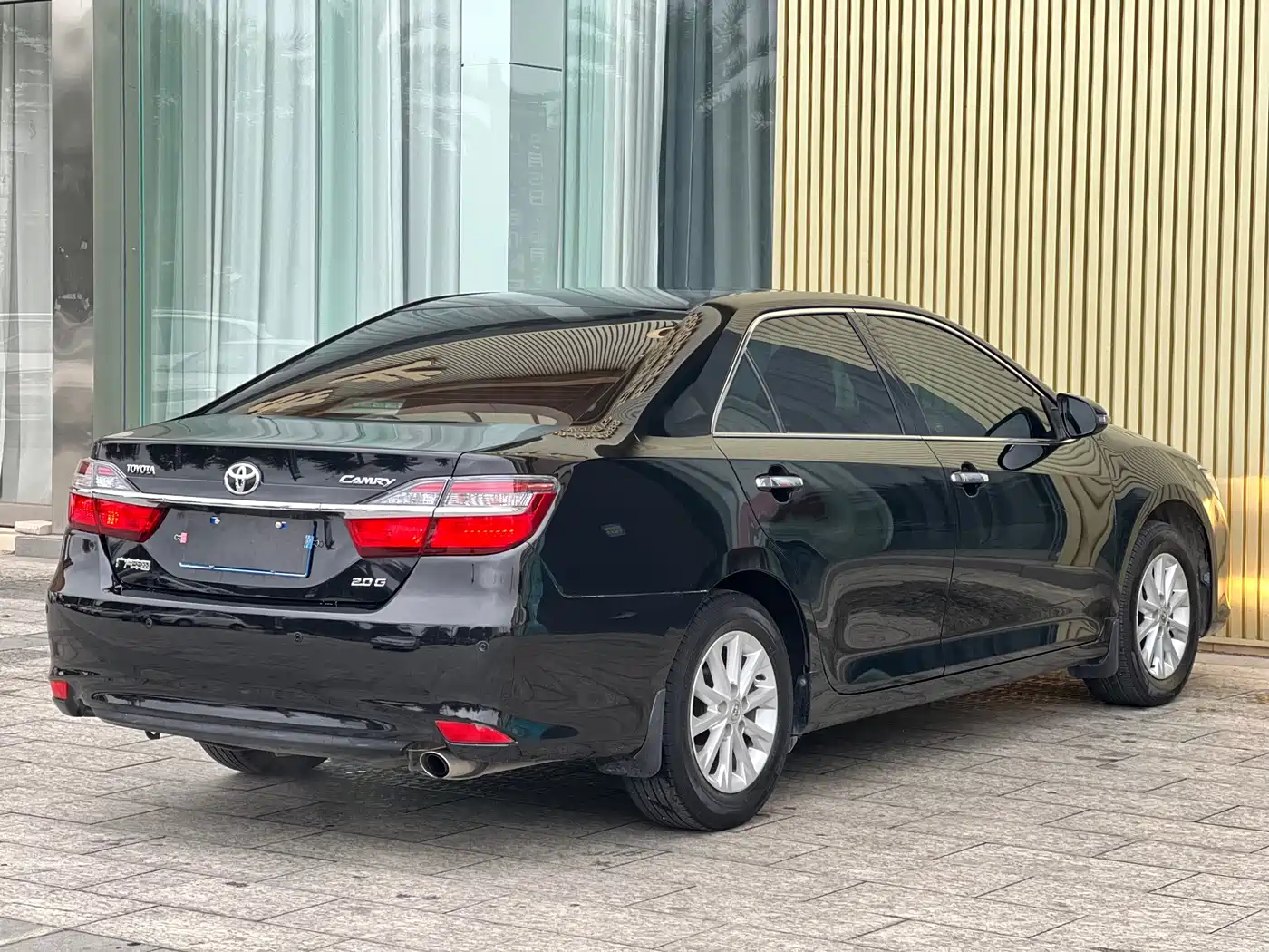 Toyota Camry 2016 2.0G 10th Anniversary Leading Edition фото 5
