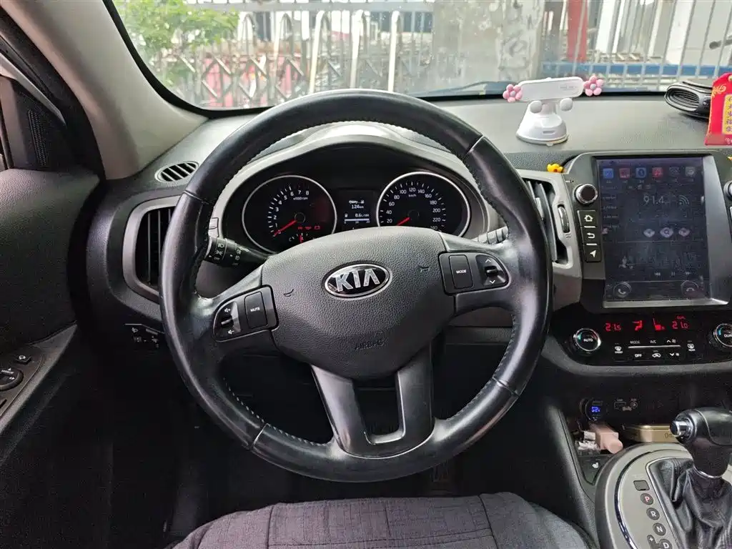 Kia Sportage 2015 2.0L Automatic 2WD DLX фото 3