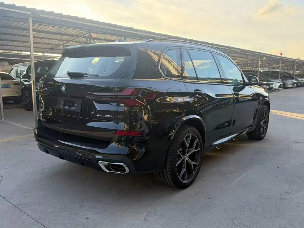 BMW X5 2026 2026 Facelift xDrive 30Li Exclusive M Sport Shadowline Package