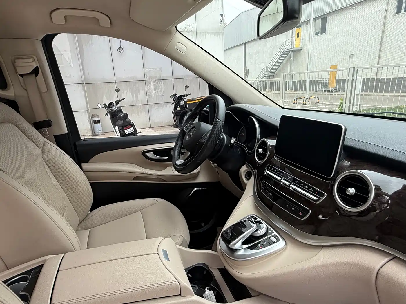 Mercedes-Benz V-Class 2018 V 260 Premium Edition China VI фото 11