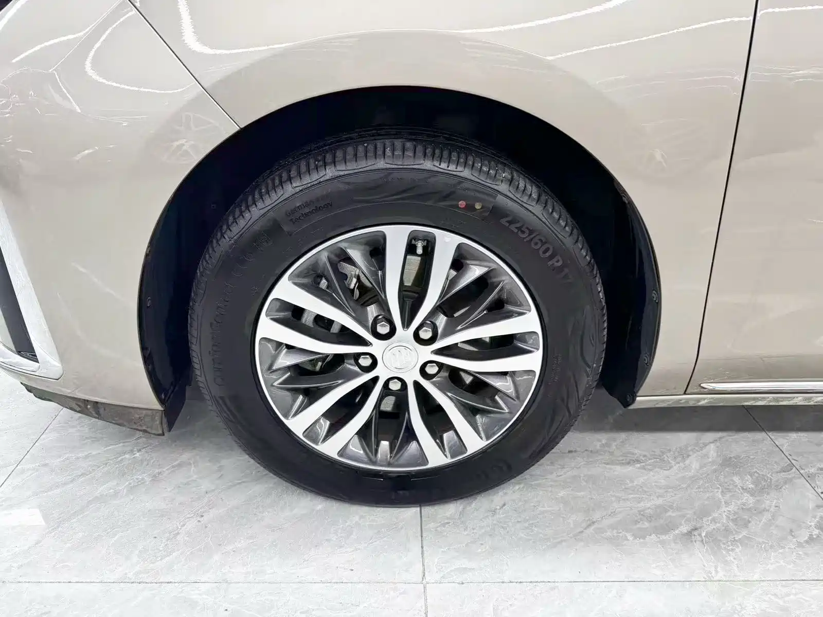 Фото 25 - Buick GL8