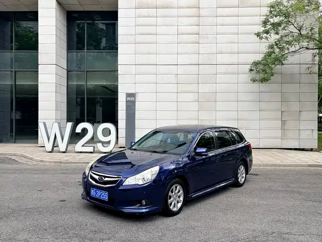  Subaru Legacy 2010 2.0i Luxury Wagon