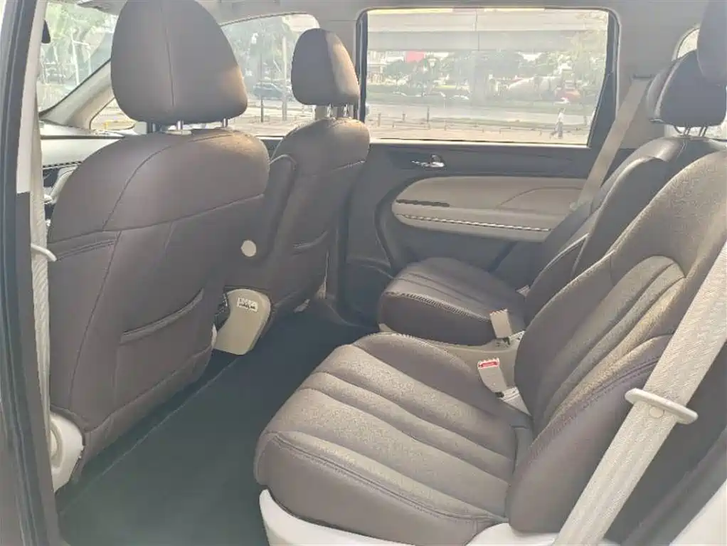 GAC Trumpchi Trumpchi M6 2019 270T Automatic Elite (7-seater) China V фото 7