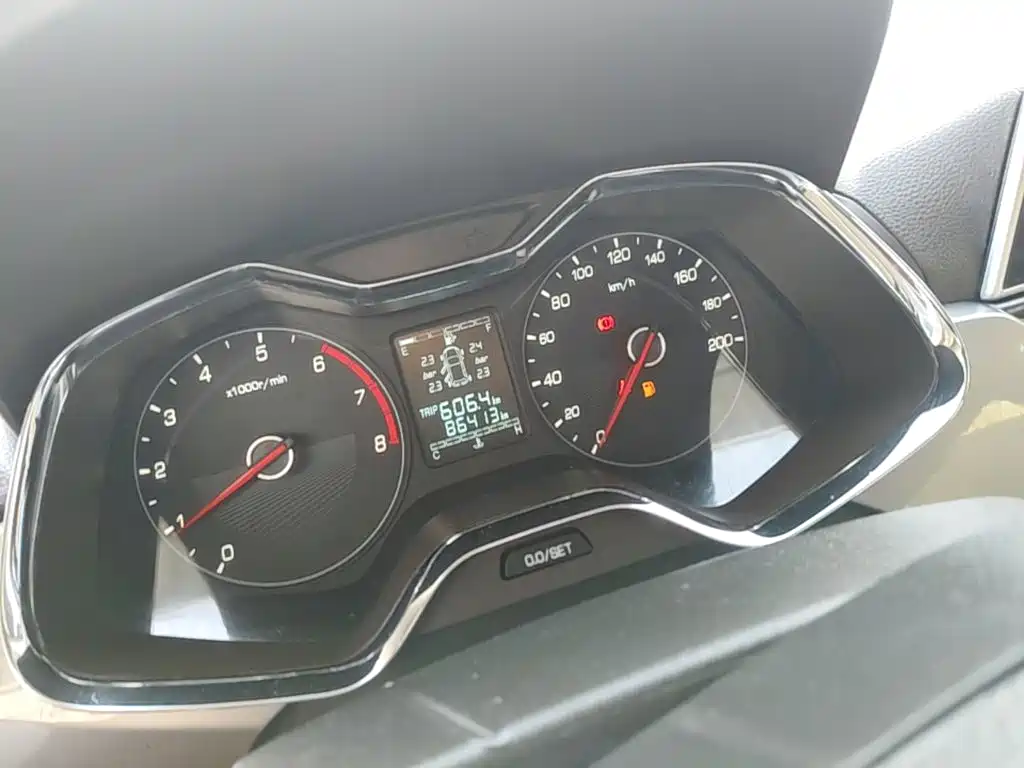Baojun 310W 2018 2017 1.5L Manual Fashion Edition (China V)