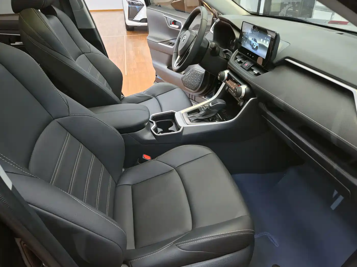 Toyota Wildlander 2024 2024 2.0L CVT 2WD Luxury PLUS Edition