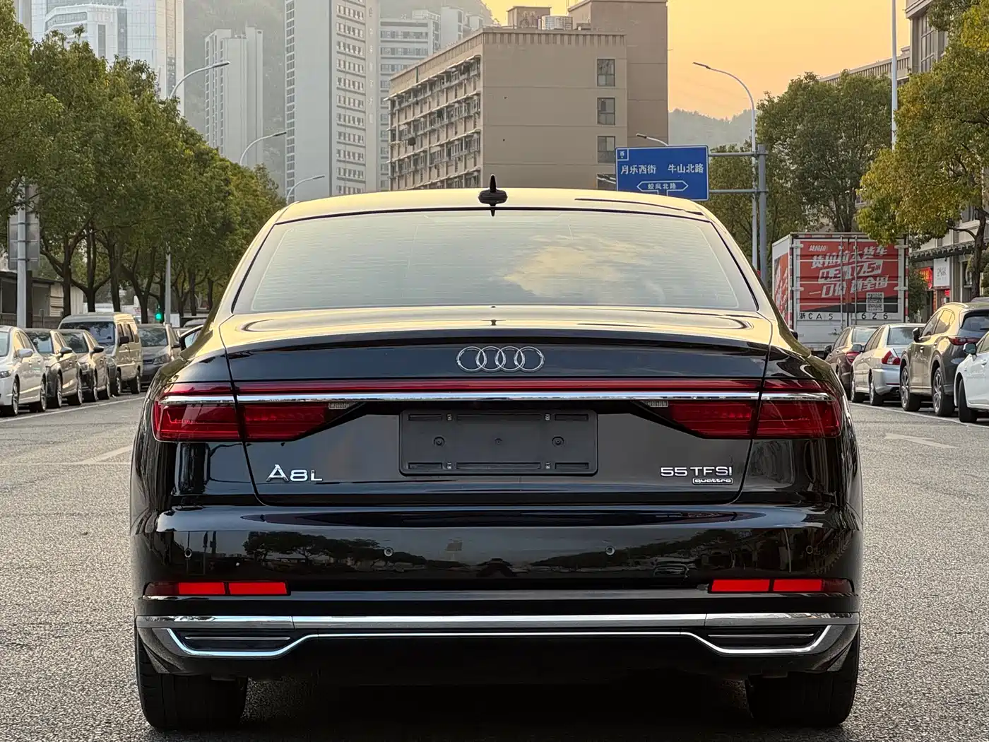 Audi A8 2022 A8L 50 TFSI quattro Comfort Collector's Edition фото 5